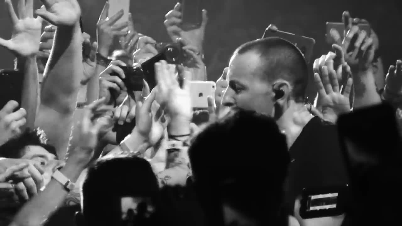 Linkin Park - Crawling (One More Light Live)