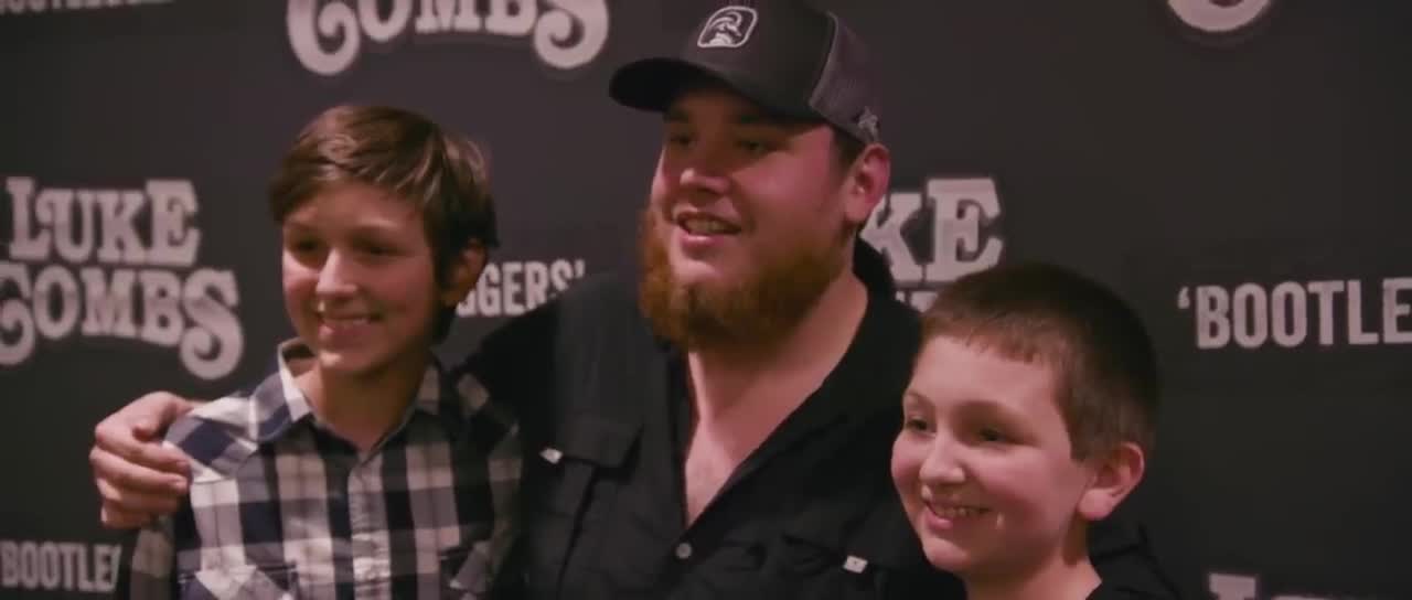 Luke Combs - A Long Way
