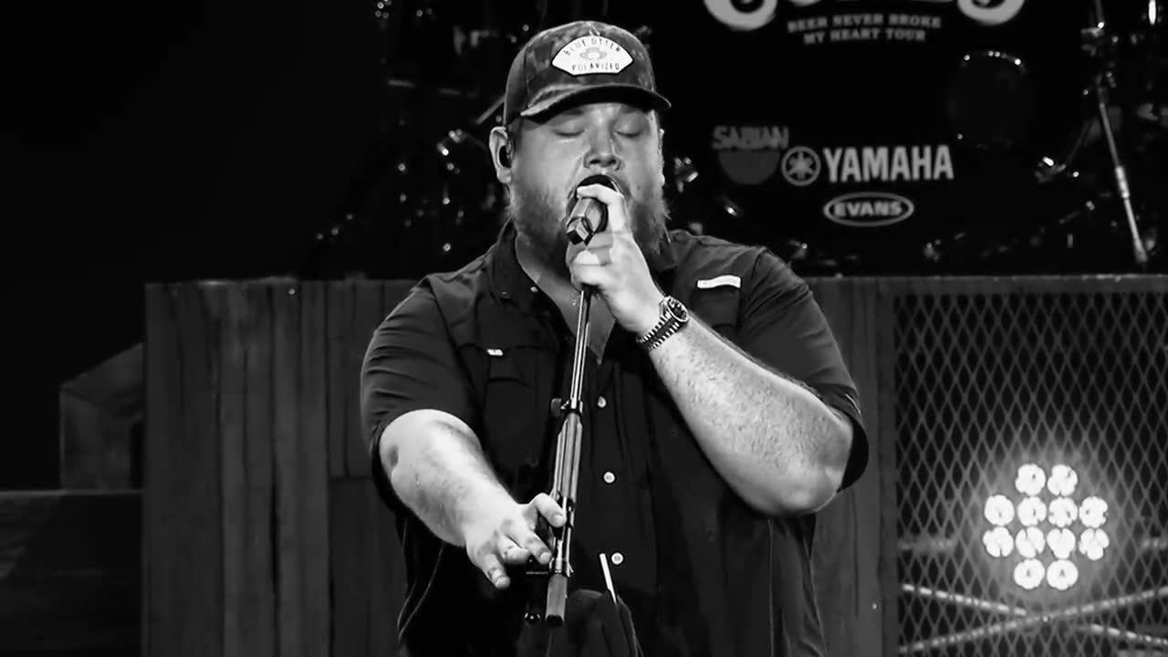 Luke Combs - Even Though I’m Leaving