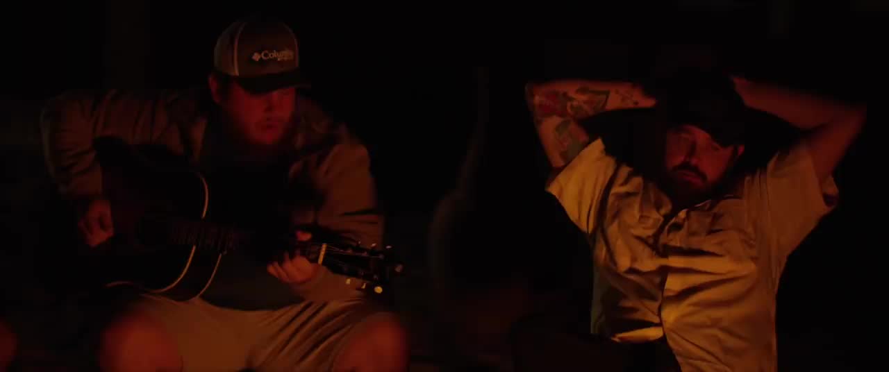 Luke Combs - Moon Over Mexico
