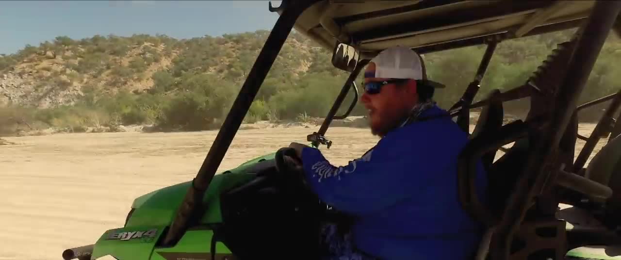 Luke Combs - Moon Over Mexico