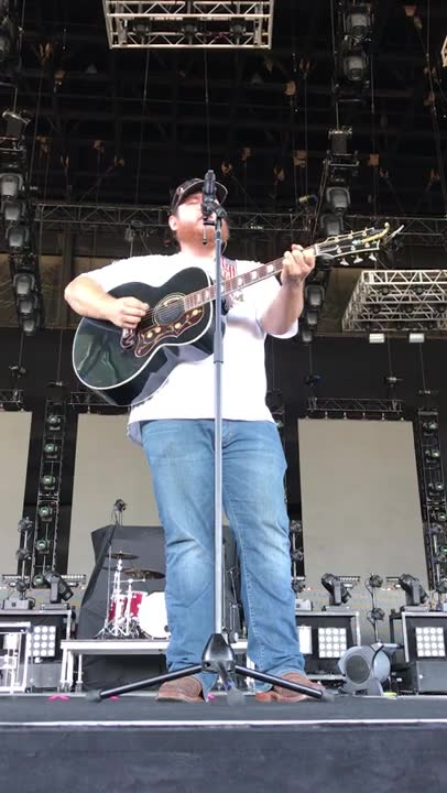 Luke Combs - Reasons