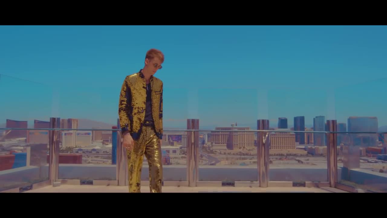Machine Gun Kelly - Golden God