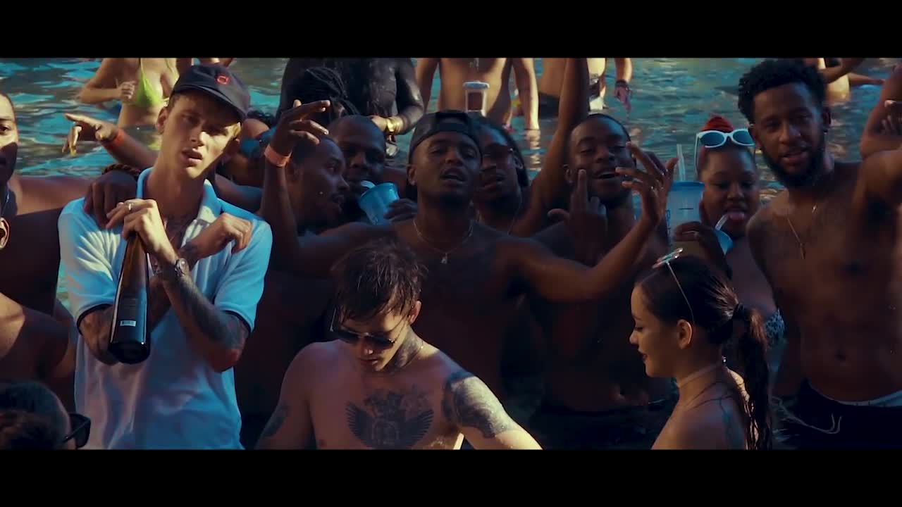 Machine Gun Kelly - Golden God