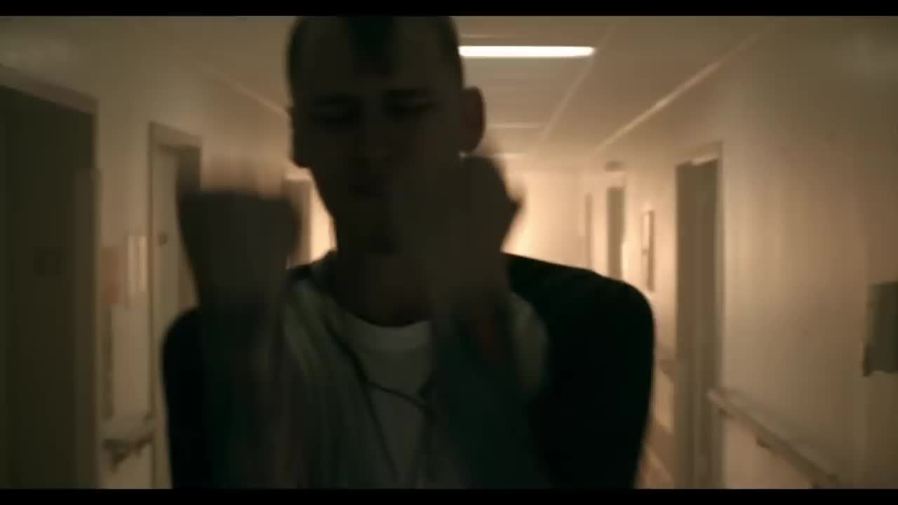 Machine Gun Kelly - Invincible