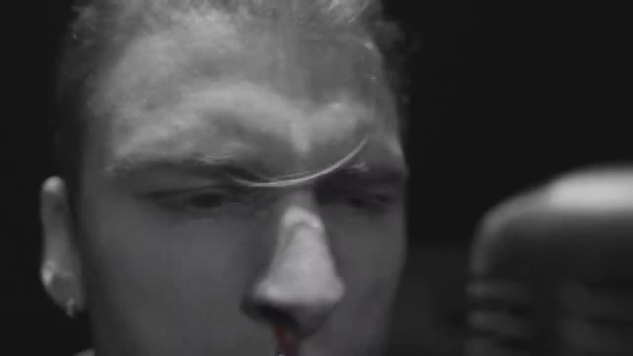 Machine Gun Kelly - Spotlight