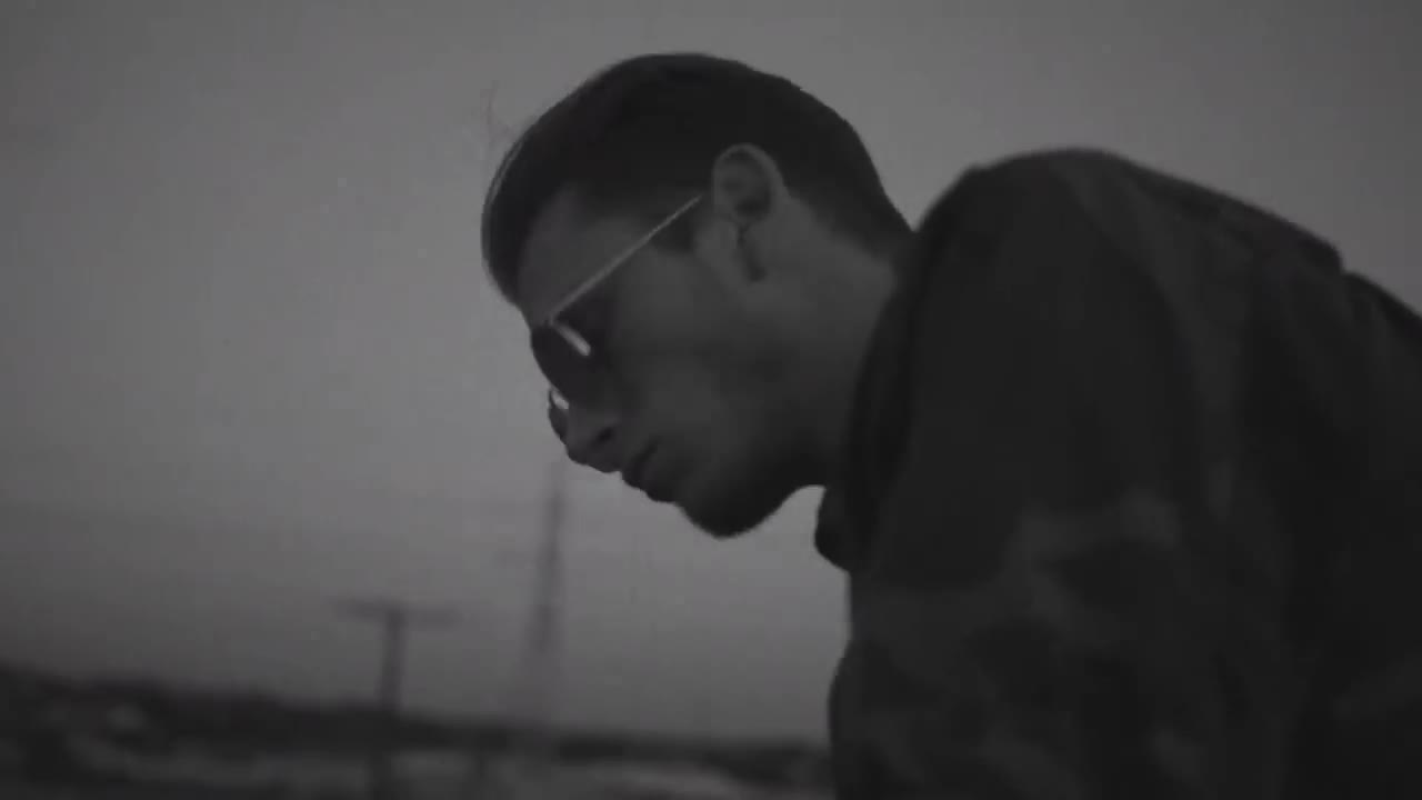 Machine Gun Kelly - Spotlight