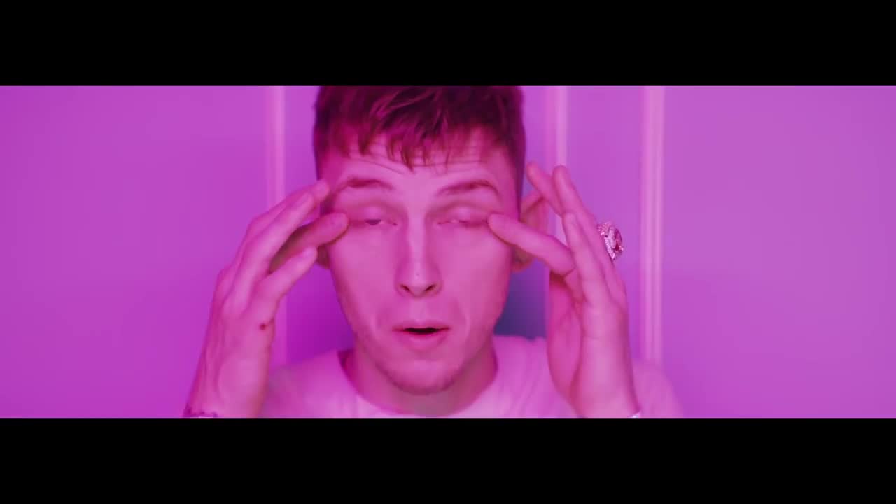 Machine Gun Kelly - Trap Paris