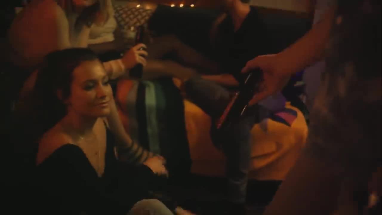 Maddie & Tae - Friends Don't