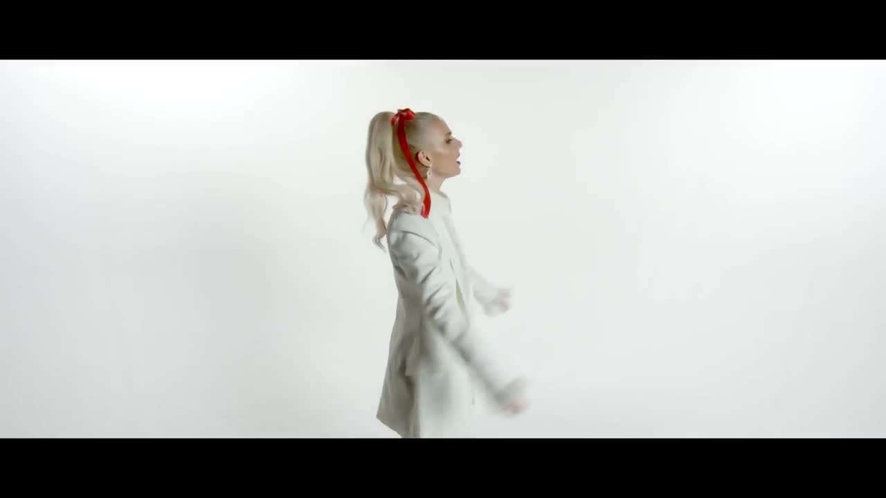 Madilyn Bailey - Red Ribbon