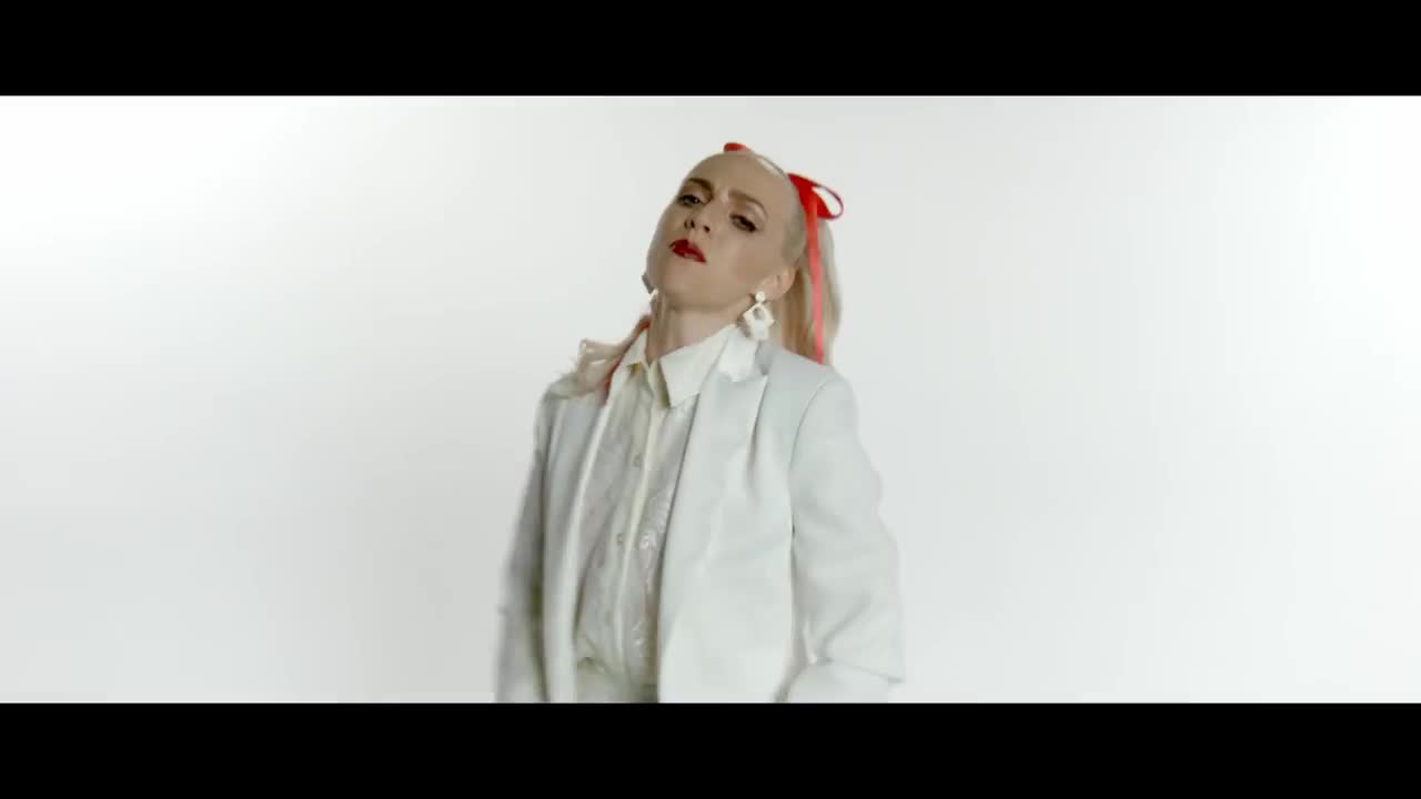 Madilyn Bailey - Red Ribbon