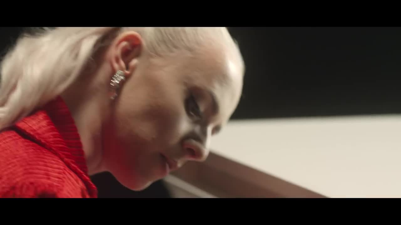 Madilyn Bailey - Red Ribbon