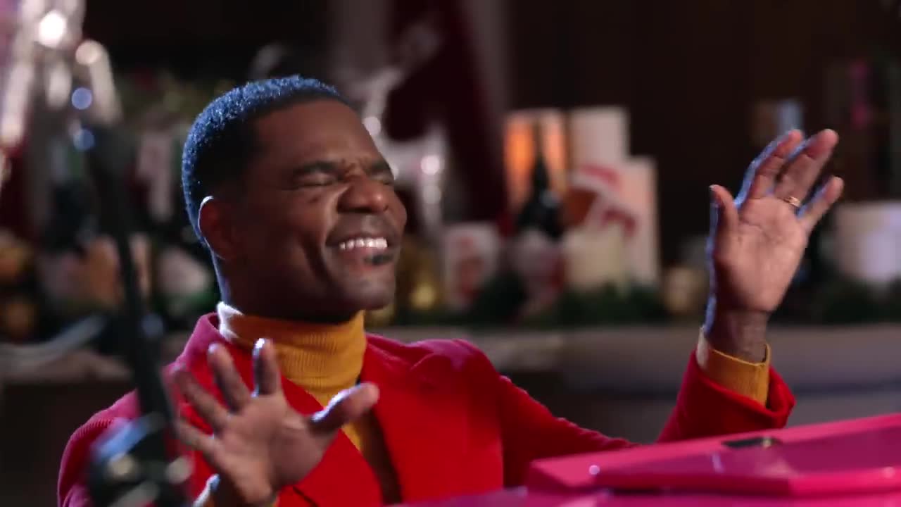 Mariah Carey - Fall in Love at Christmas