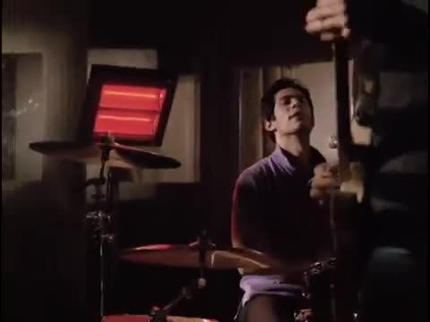 Maroon 5 - Sunday Morning