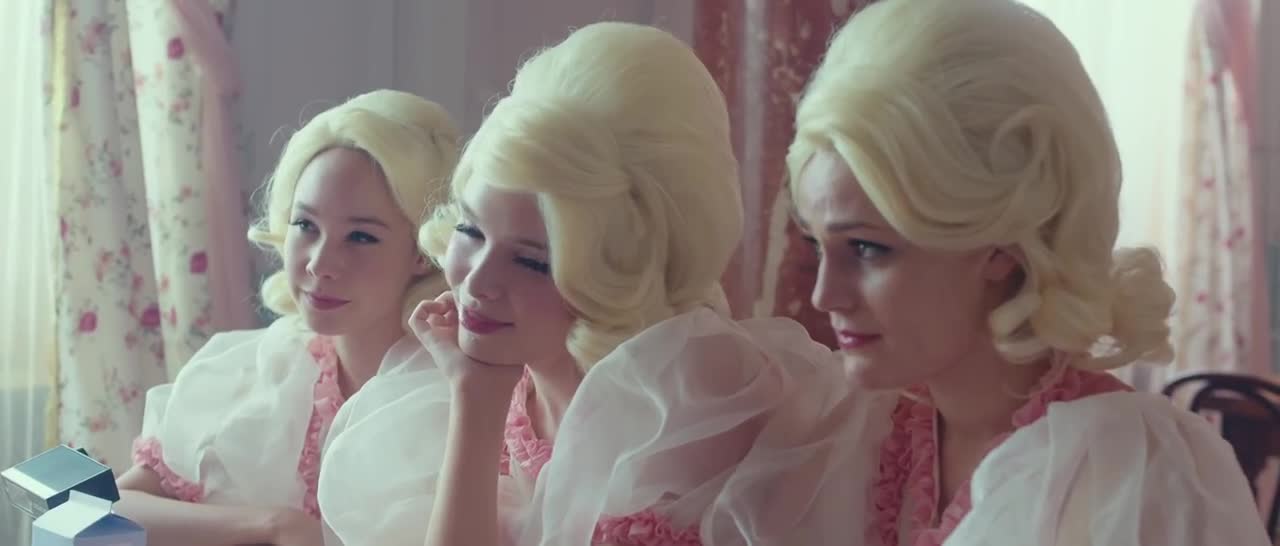 Melanie Martinez - Lunchbox Friends