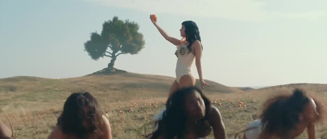 Melanie Martinez - Orange Juice