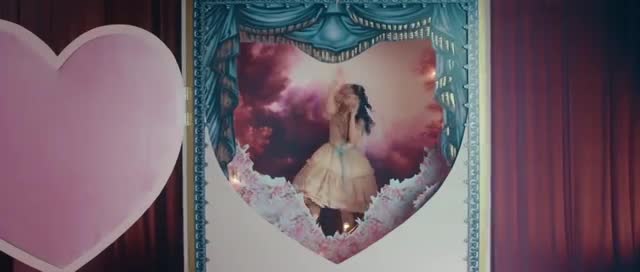 Melanie Martinez - Show & Tell