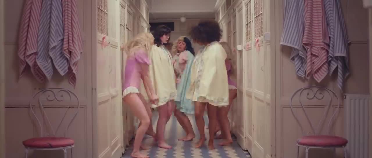 Melanie Martinez - Strawberry Shortcake