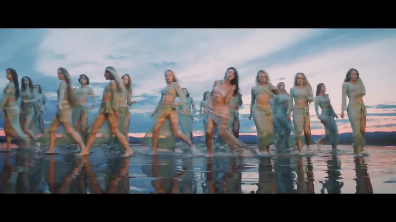 MIA BOYKA - Красива и молода
