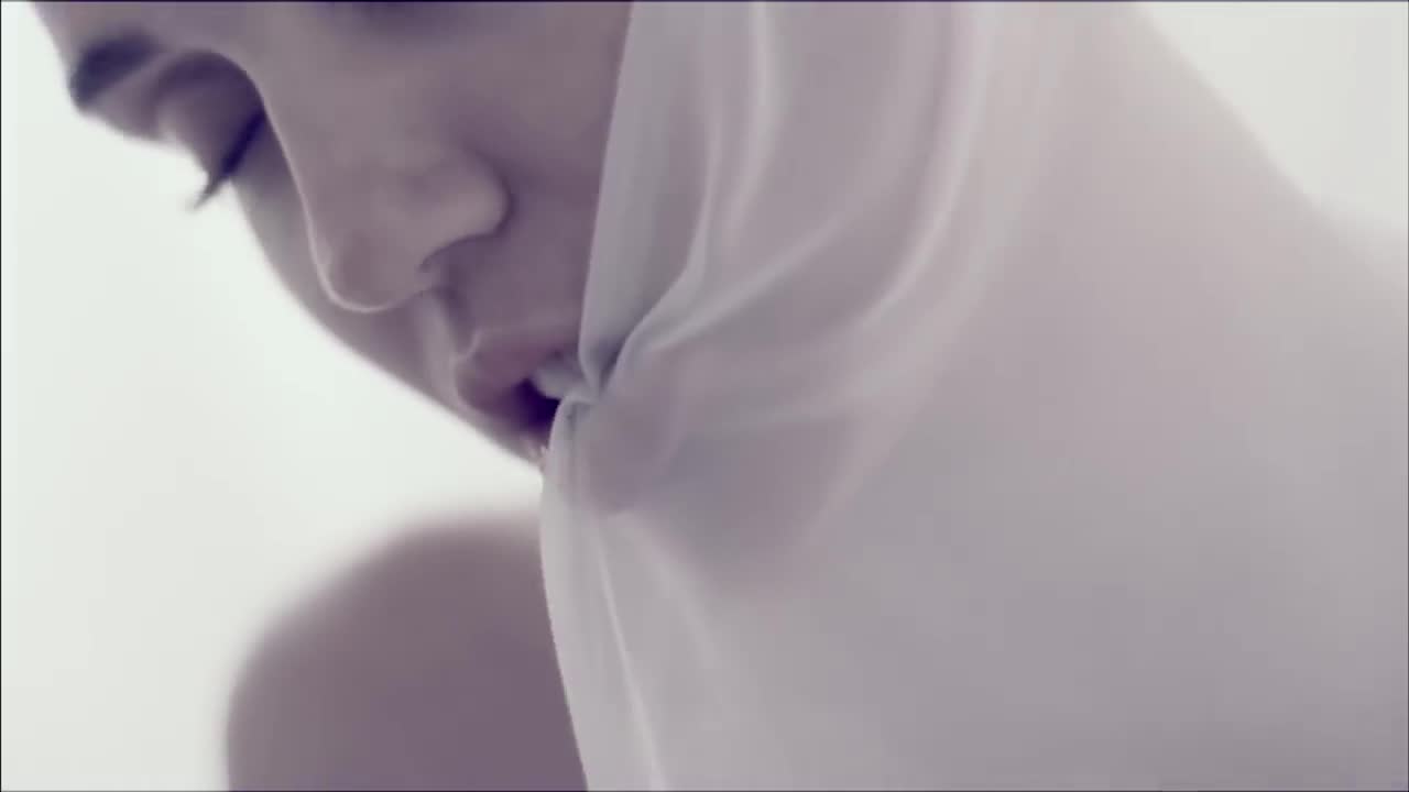 Miley Cyrus - Adore You