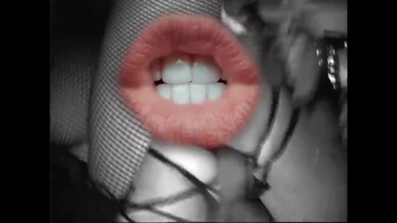 Miley Cyrus - Prisoner