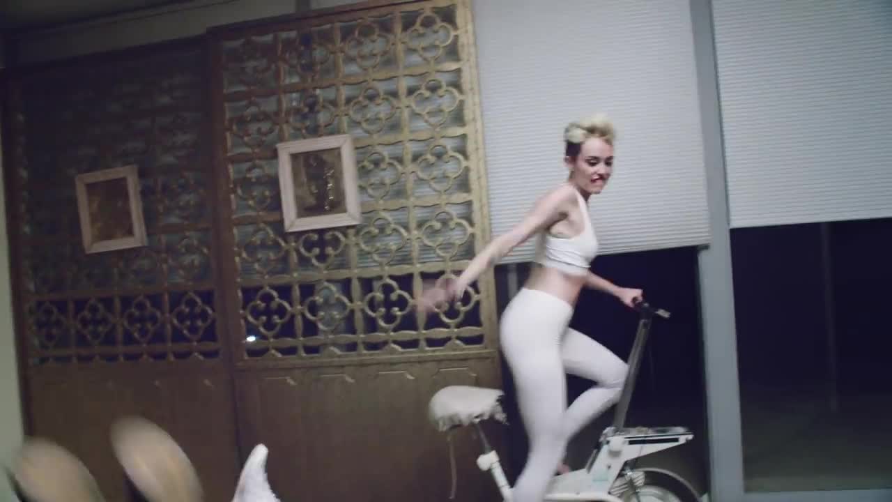 Miley Cyrus - We Can’t Stop