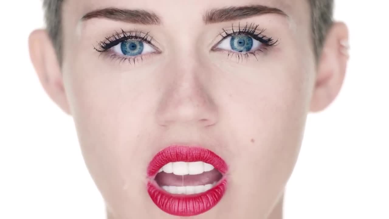Miley Cyrus - Wrecking Ball