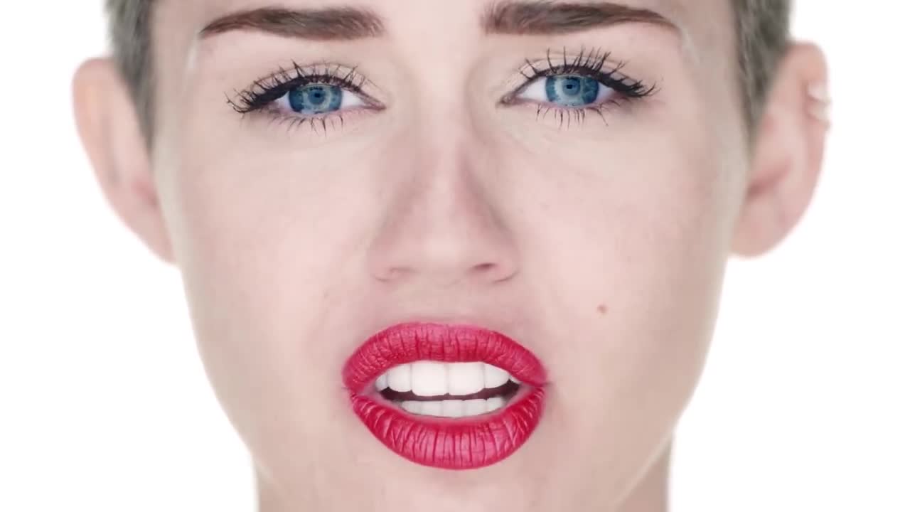 Miley Cyrus - Wrecking Ball