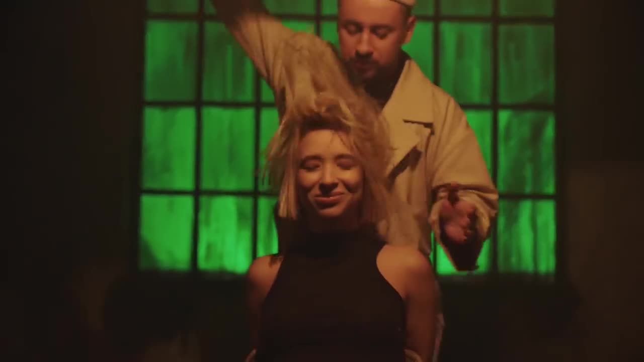 MONATIK - УВЛИУВТ (Упали в любовь и ударились в танцы)