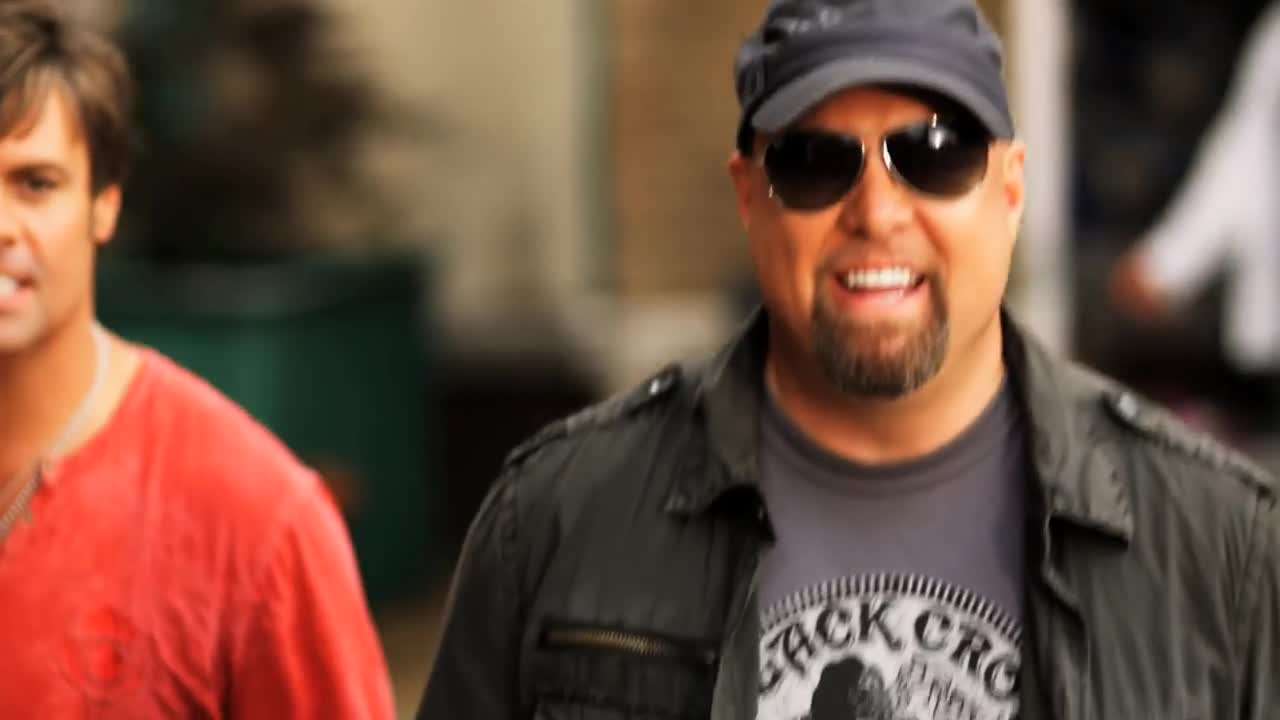 Montgomery Gentry - While You're Still Young