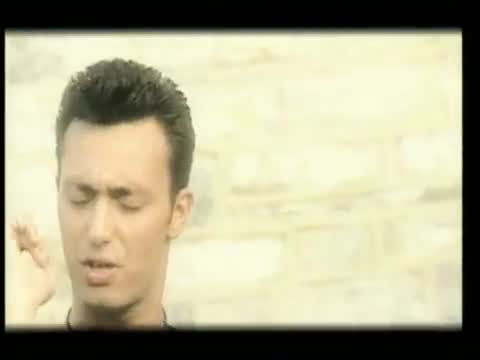 Mustafa Sandal - Bu Kız Beni Görmeli