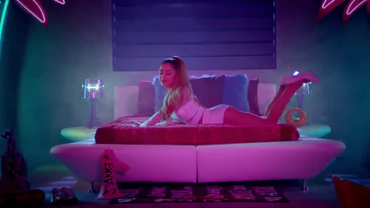 Nicki Minaj - Bang Bang