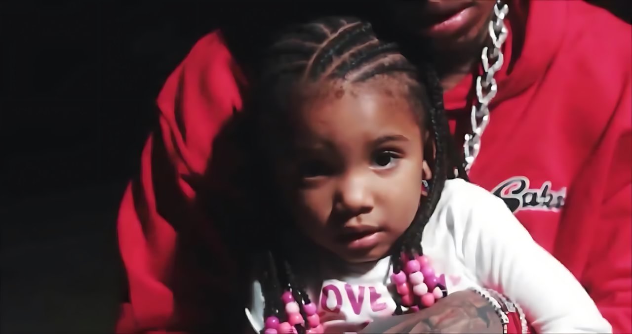 NLE Choppa - AUNTIE LIVING ROOM