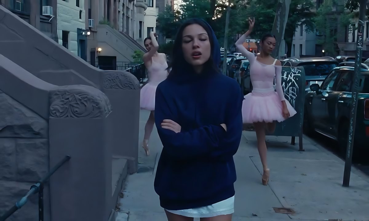 Olivia Rodrigo - stupid song