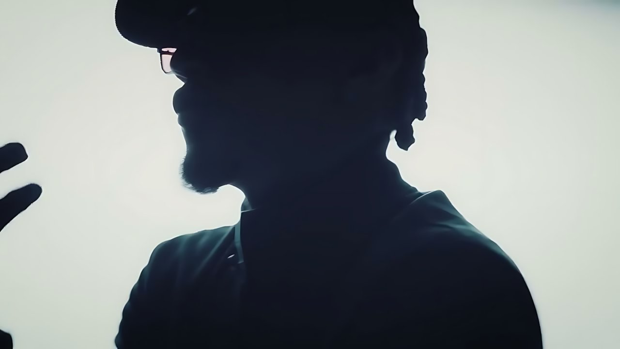Omar Courtz - De lejitos (remix)
