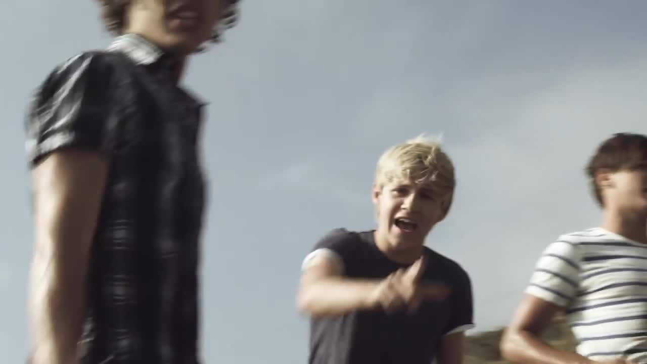 One Direction - What Makes You Beautiful