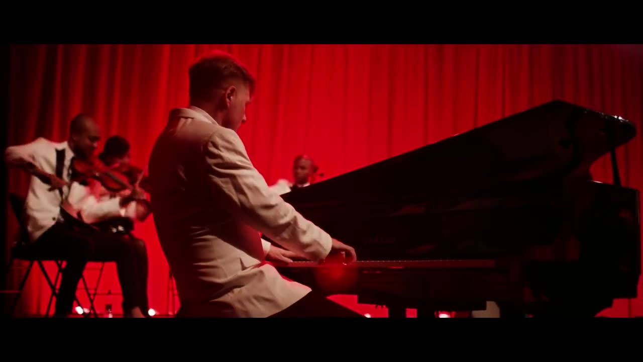 Paloma Faith - Never Tear Us Apart