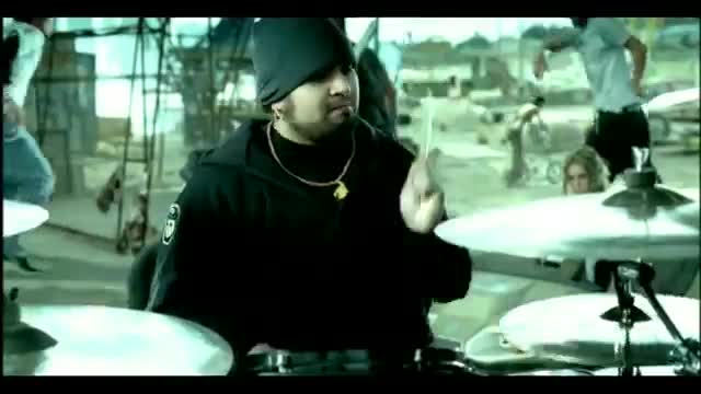 Papa Roach - She Loves Me Not