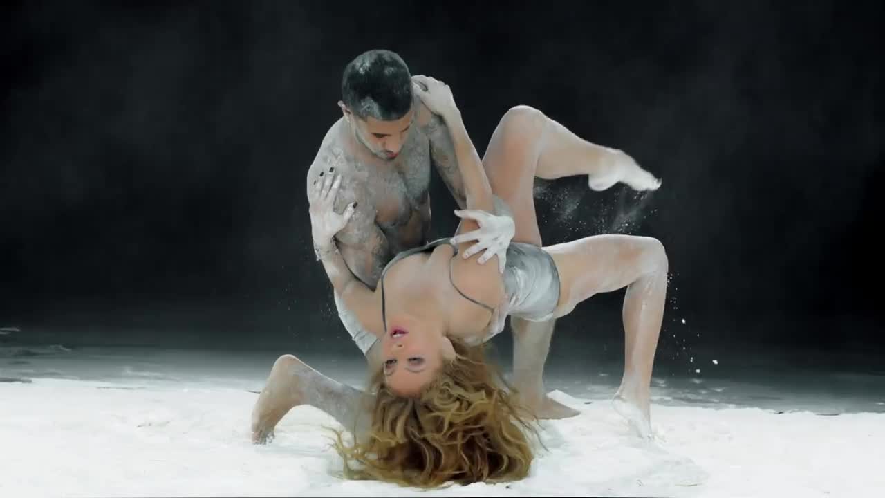 Paulina Rubio - Desire (Me tienes loquita)
