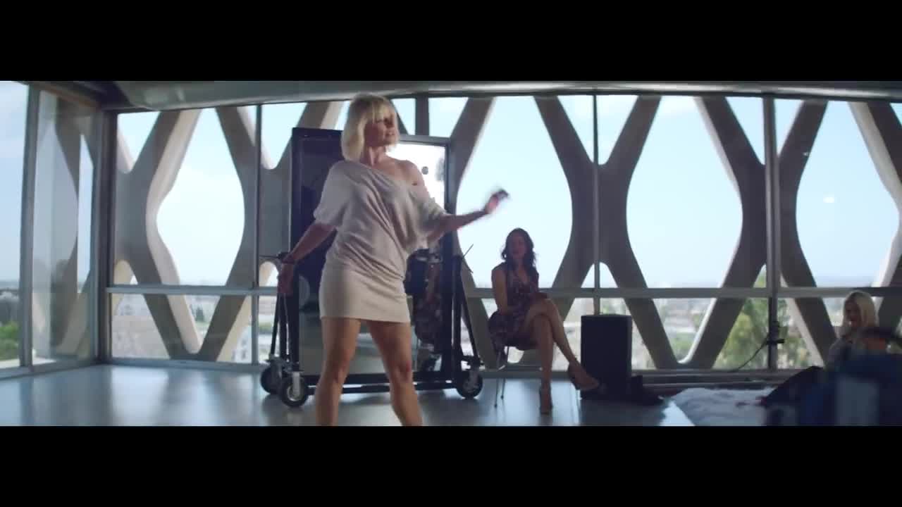 Pharrell Williams - Come Get It Bae