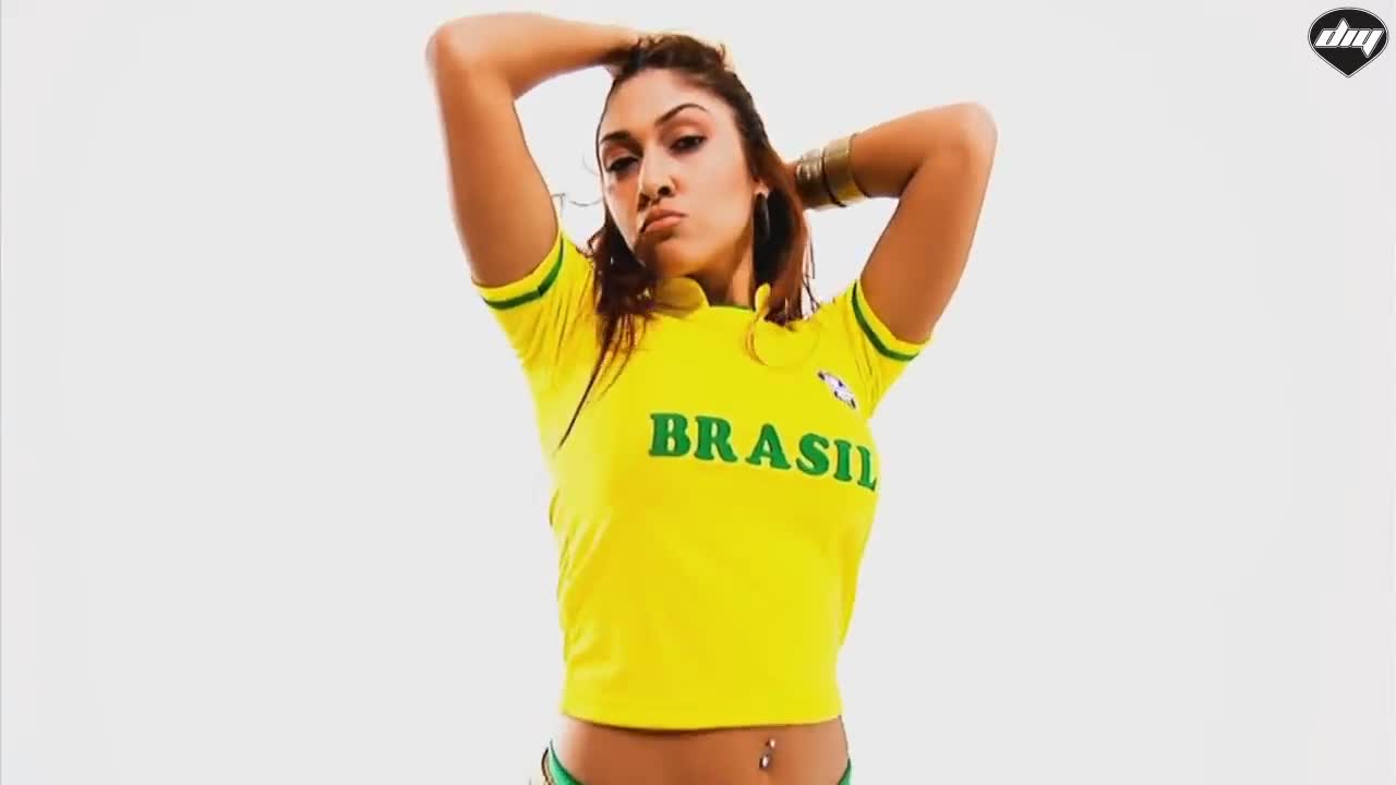Pitbull - I Know You Want Me