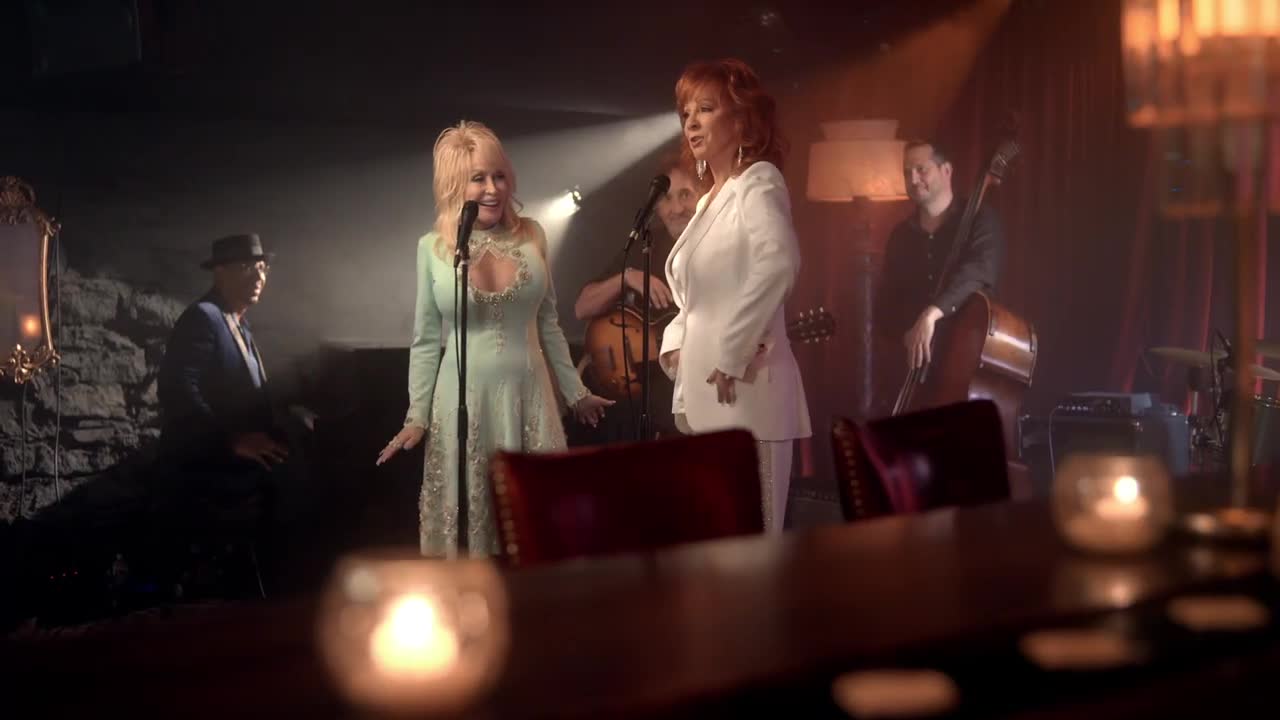 Reba McEntire - Does He Love You Featuring