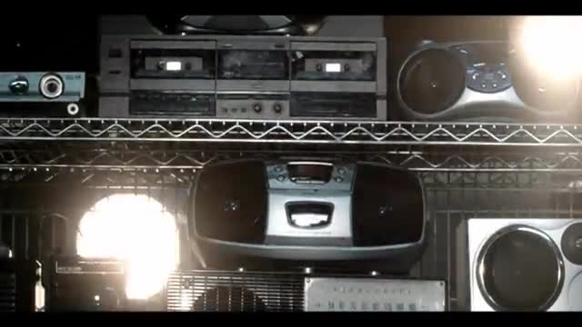 Reba McEntire - Turn on the Radio
