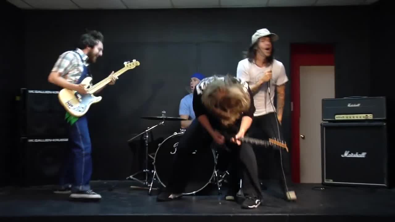 Red Hot Chili Peppers - Tell Me Baby