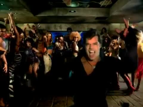 Ricky Martin - She Bangs