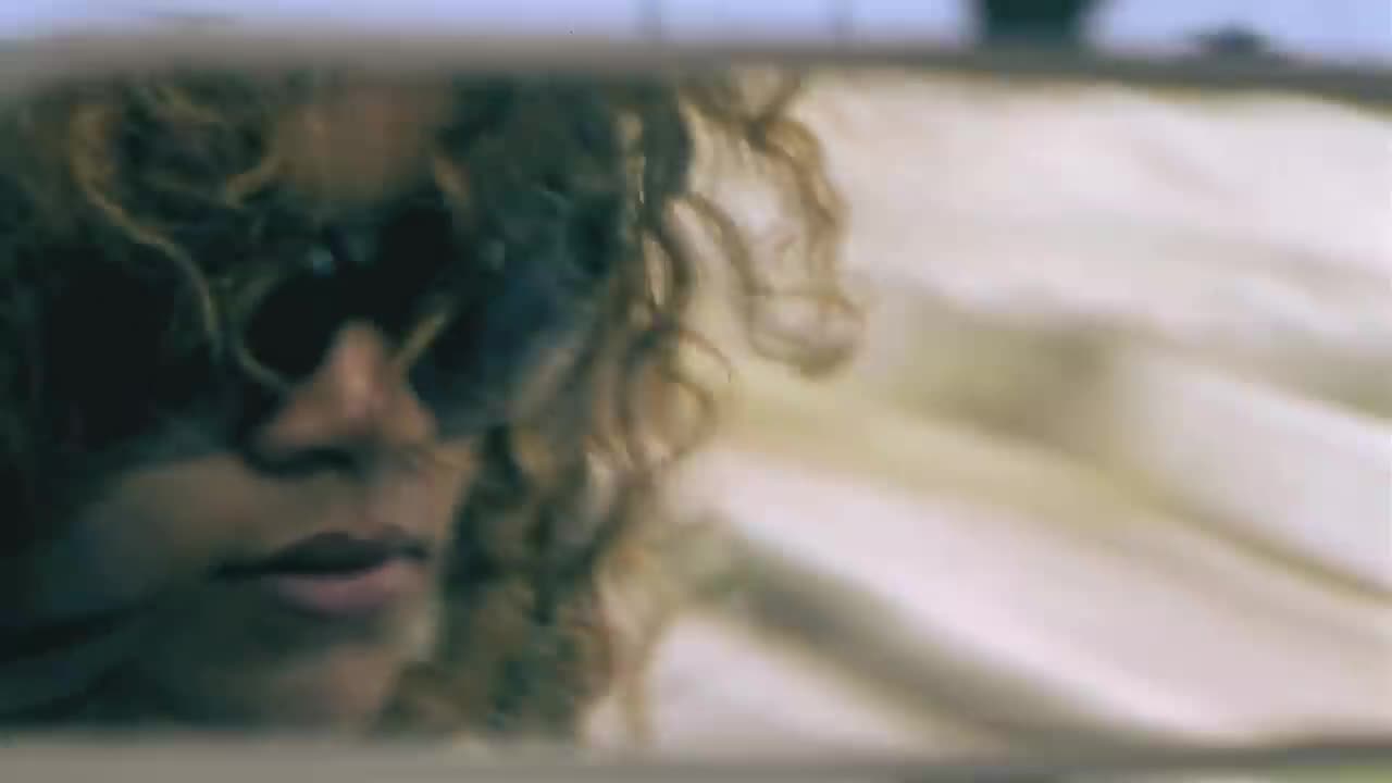 Rihanna - Cheers (Drink to That)
