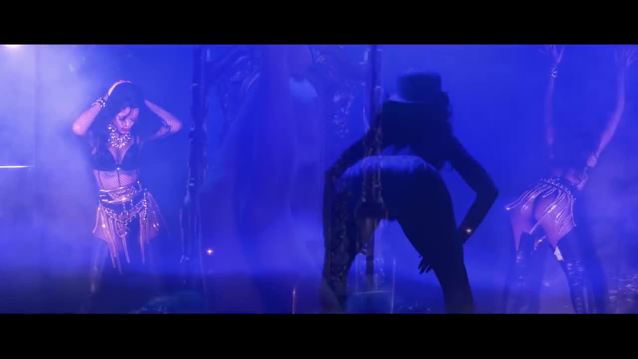 Rihanna - Pour It Up