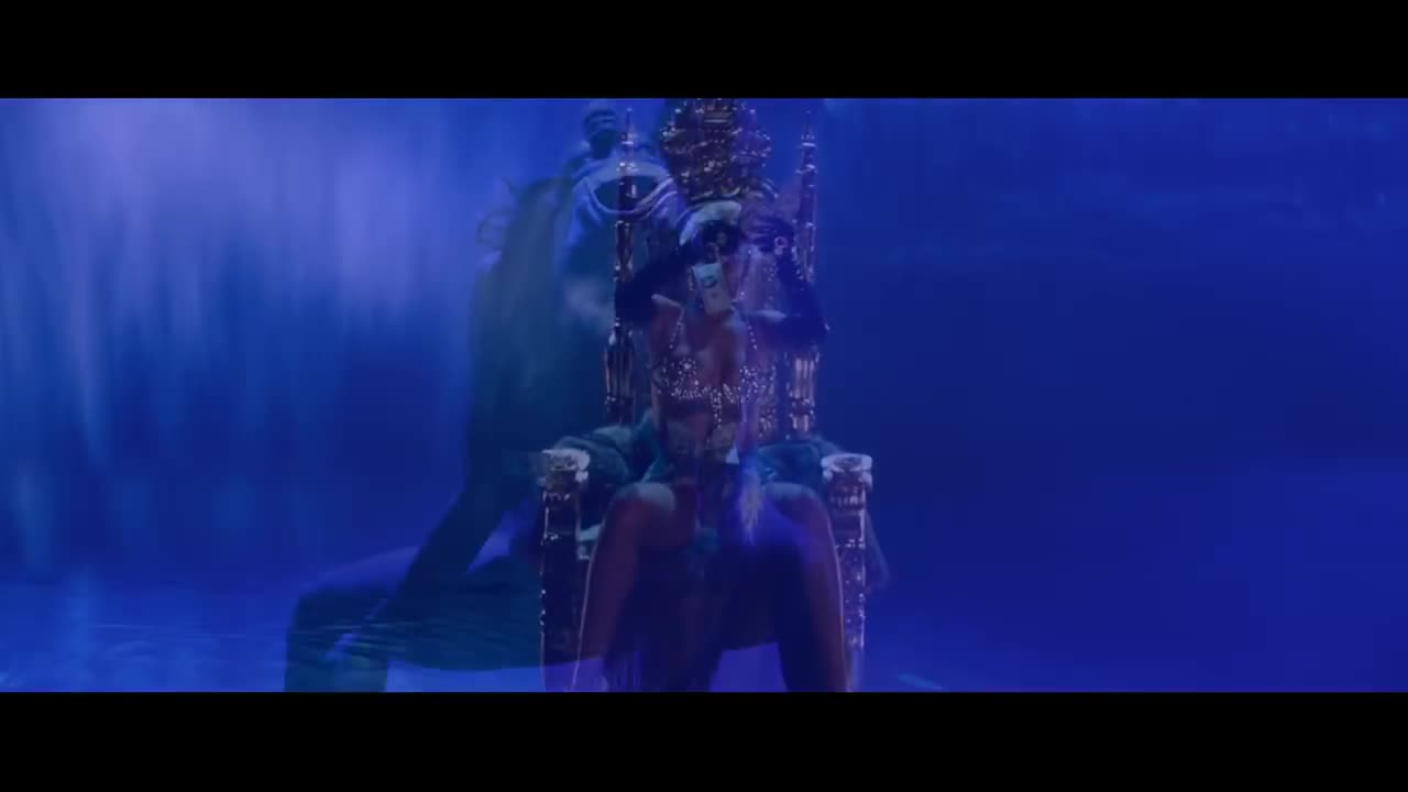Rihanna - Pour It Up