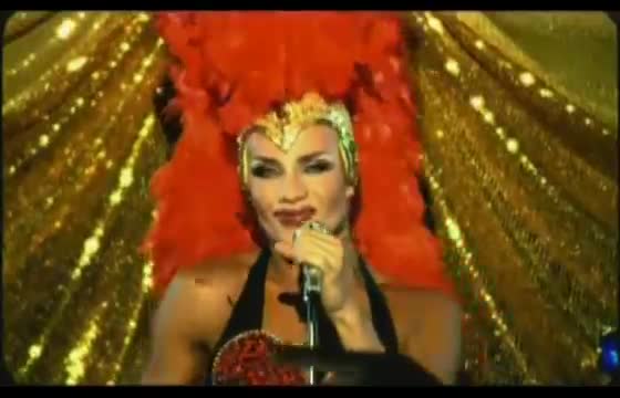 Руки вверх! - Он тебя целует