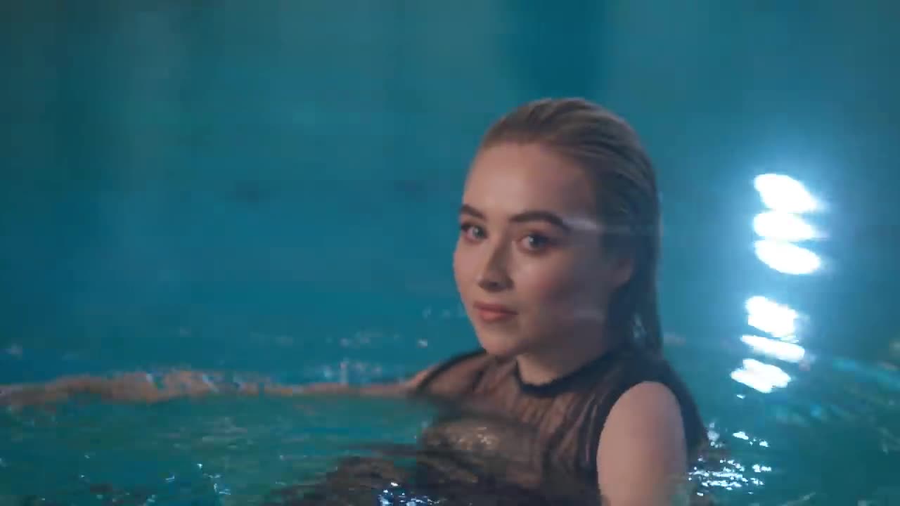 Sabrina Carpenter - Paris